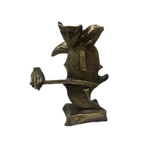 مجسمه نوازنده ویولن سل مدل 32