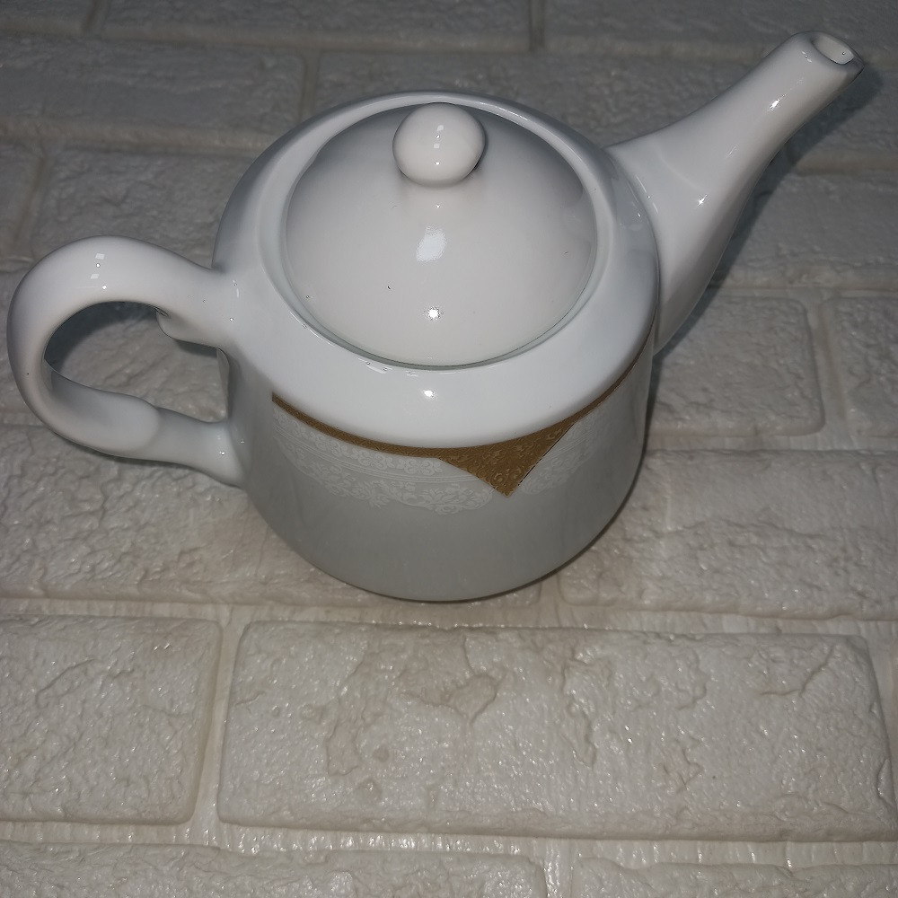 قوری پارس چینی مدل فنتسی کد 802 قوری پارس چینی مدل فنتسی کد 802