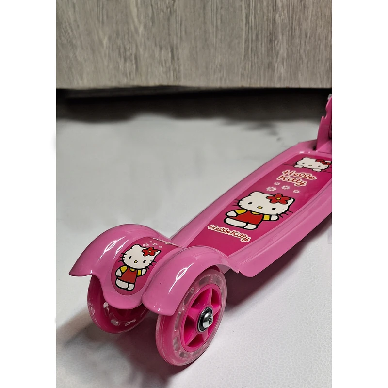 عکس شماره 9 : اسکوتر کودک رجال مدل چهار چرخ تاشو کد 120 ظرفیت وزنی 85 کیلوگرم