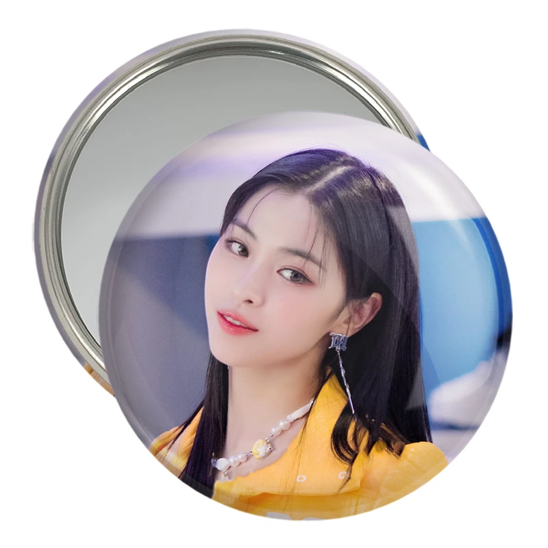 آینه جیبی خندالو مدل ریوجین گروه ایتزی ITZY  کد 20177