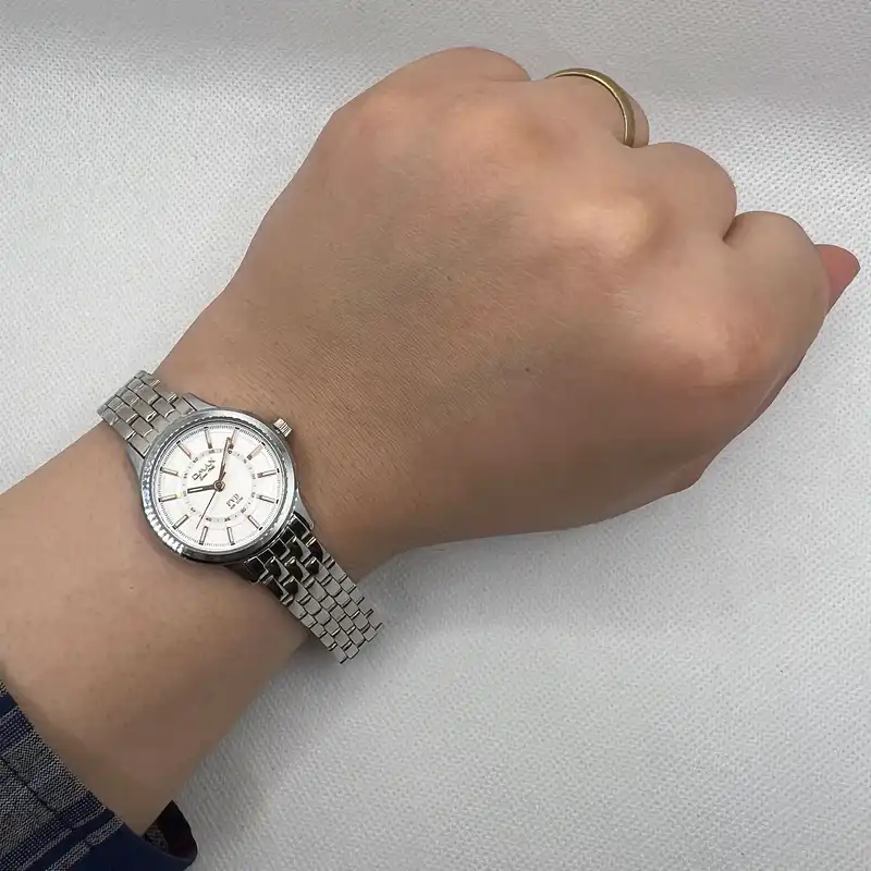 ساعت مچی عقربه ای زنانه اوماکس مدل OJSB002I028