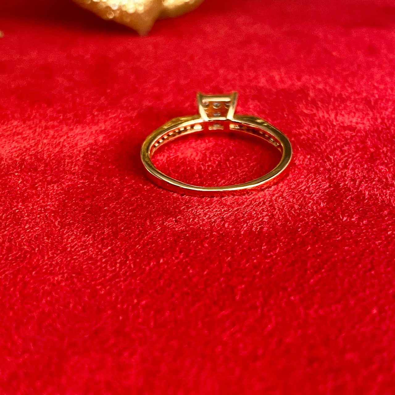 انگشتر زنانه ژوپینگ مدل R.G139