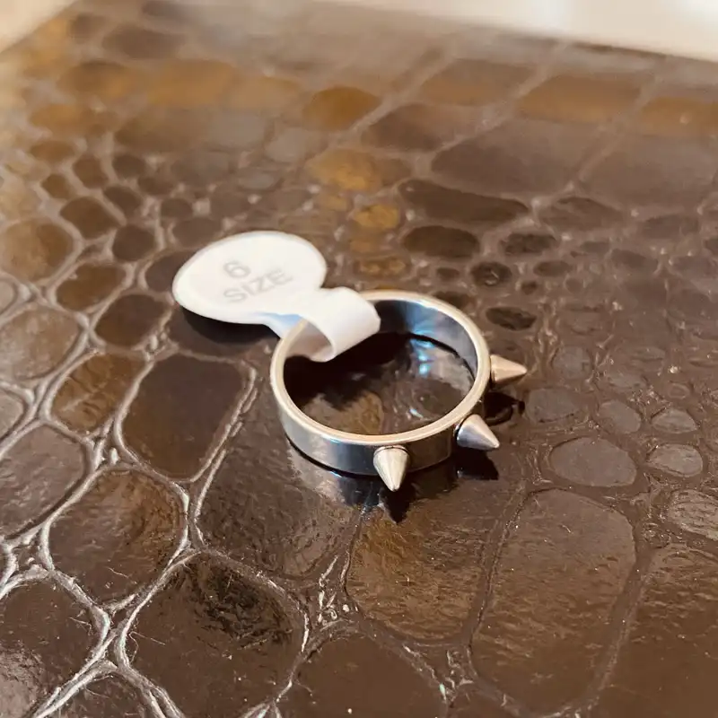 انگشتر مدل تیغ تیغی