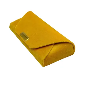 کیف عینک مدل مخملی رنگ خردلی