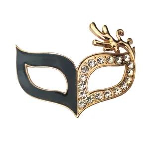 گل سینه زنانه مدل نقاب کد GOL44