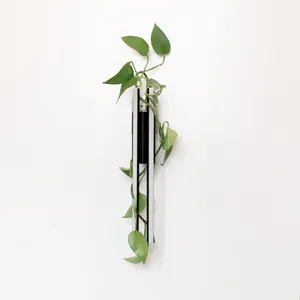 چراغ دیواری الکتروتک آرانا مدل WL102BL