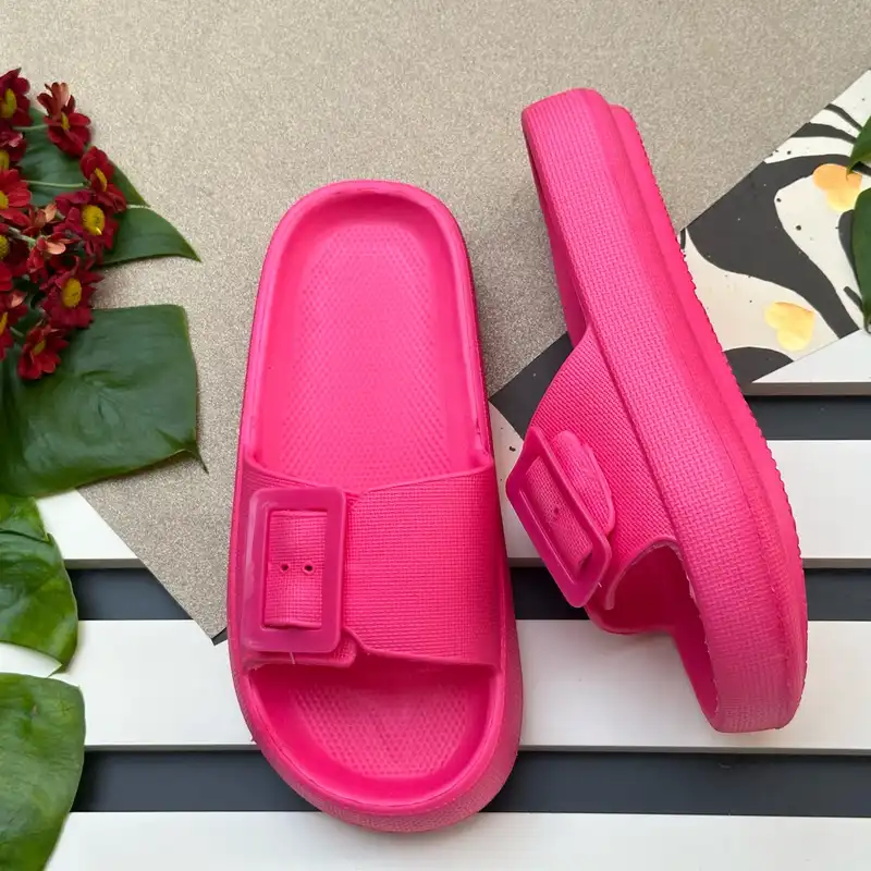 دمپایی زنانه مدل سگک دار رنگ سرخابی