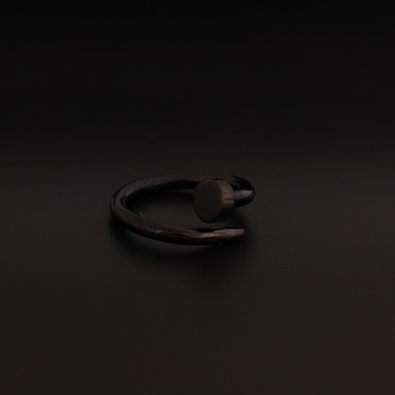 انگشتر زنانه ماصرم طرح میخ کد Ri3051