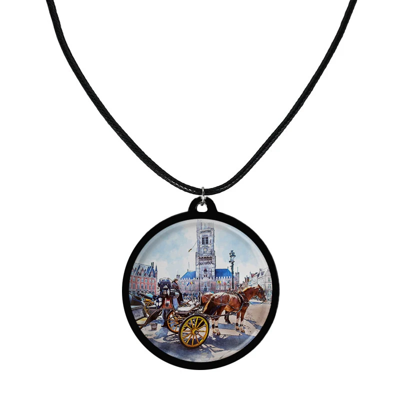 گردنبند مدل دو طرفه طرح نقاشی رئاليسم کالسکه و اسب کد 1045