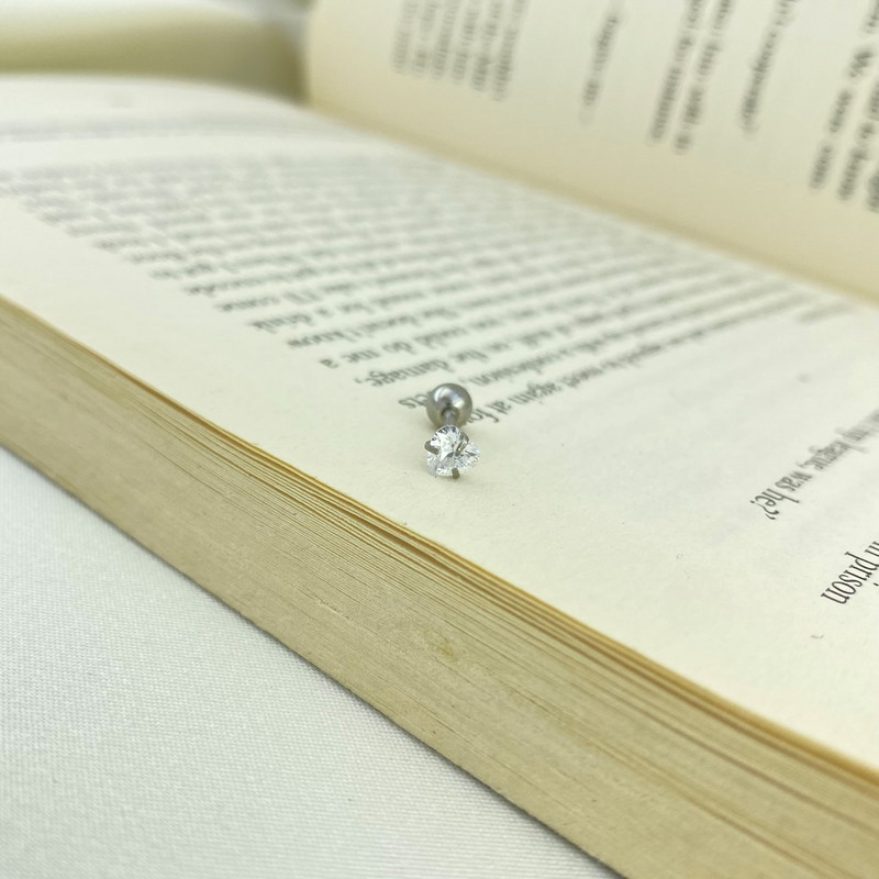 پیرسینگ گوش زنانه مدل تک نگین قلب کد P4330