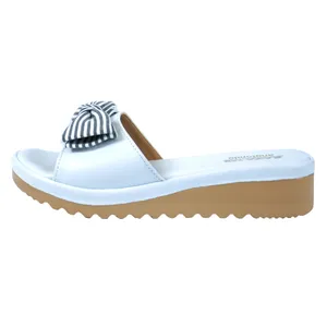 دمپایی زنانه کد 305 رنگ سفید