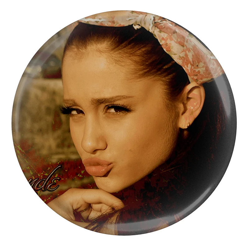 مگنت طرح خواننده آریانا گرانده مدل S7120