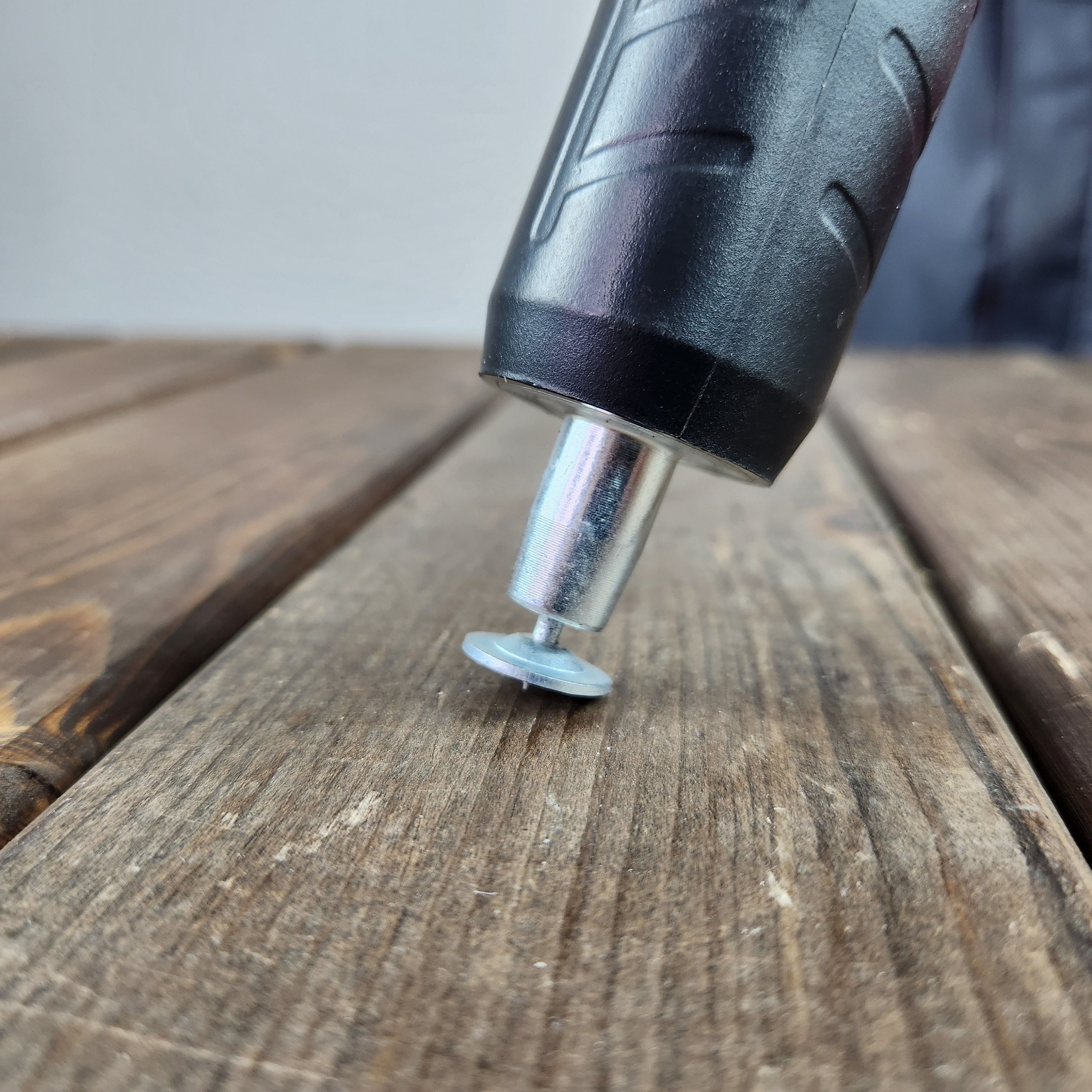 میخ کوب دی ال تی سی کد 03