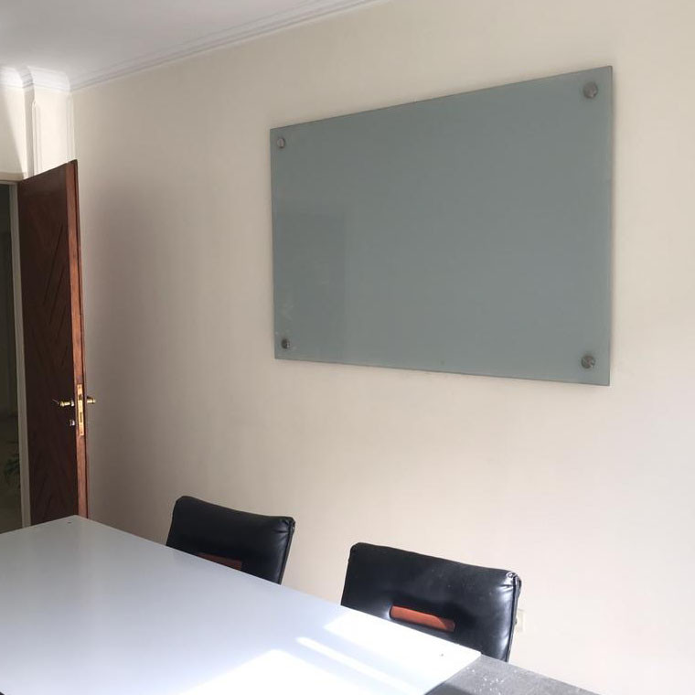 تخته وایت برد شیشه ای عکسنگ مدل CG18 سایز ۸۰ × ۱۲۰ سانتی متر