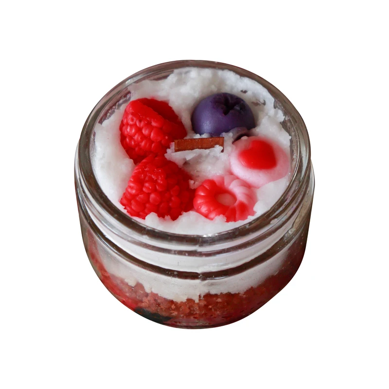 شمع دست‌ساز معطر مدل کیک و خامه با رایحه وانیل زمان اتمام 20 ساعت