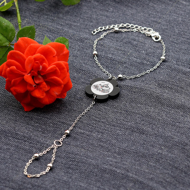 دستبند زنانه ناکسیگو مدل تمیمه طرح و ان یکاد کد TM11197