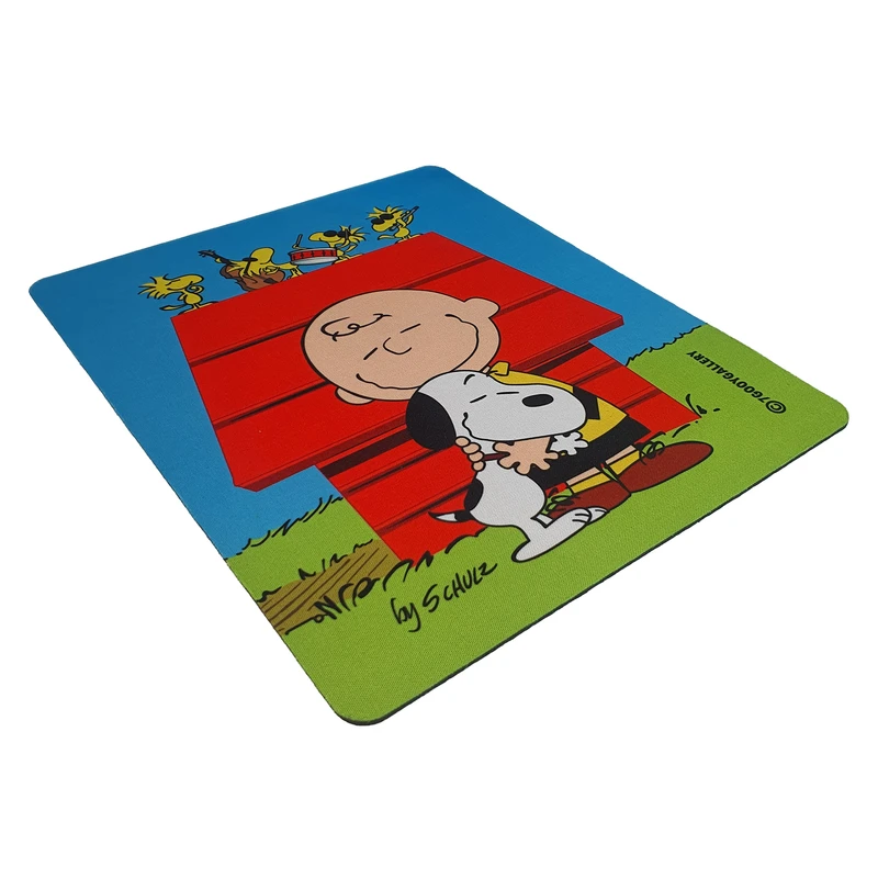 ماوس پد مدل اسنوپی و چارلی برون