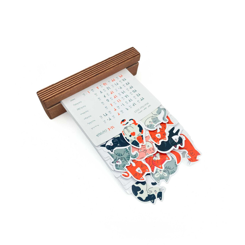 تقویم رومیزی سال ۱۴۰۴ مدل گربه