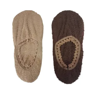 پاپوش زمستانی زنانه مدل رو فرشی مدل P001 بسته 2 عددی