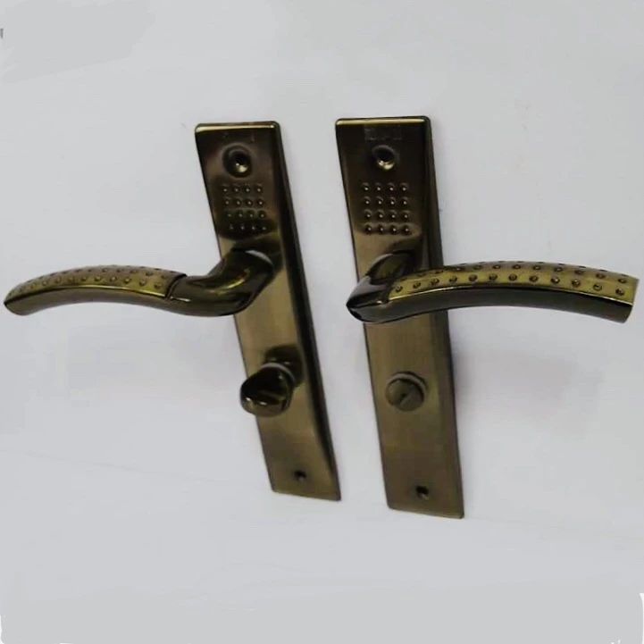 عکس شماره 2 : دستگیره در مدل خالدار کد c r