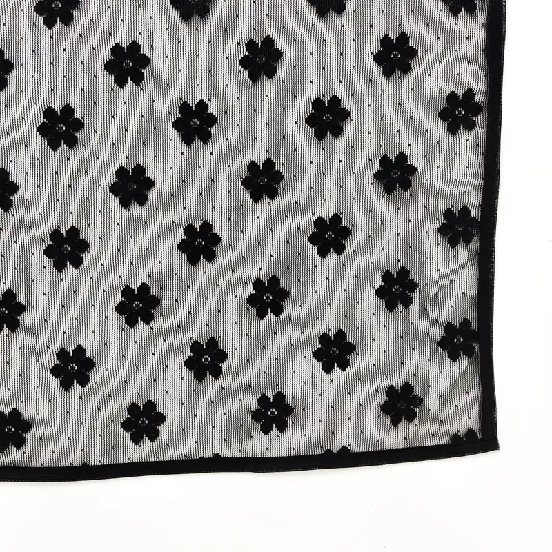 روسری زنانه مدل مینی توری طرح گل ریز