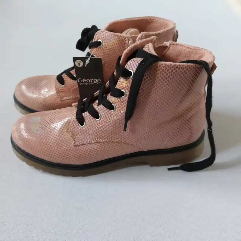 نیم بوت دخترانه جورج مدل پوست ماری براق رنگ صورتی