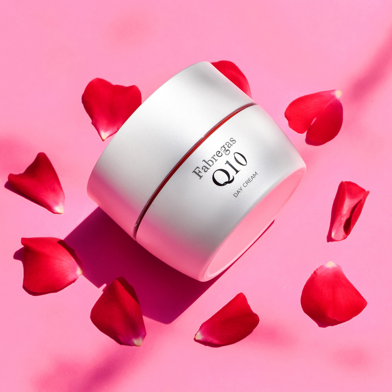 کرم ضد چروک روز فابریگاس مدل هیالورونیک اسید Q10 حجم 50 میلی لیتر