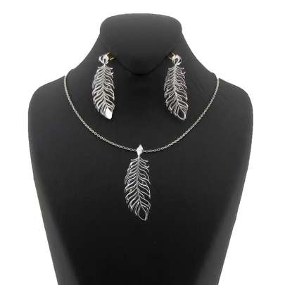 راهنمای خرید انواع زیورآلات نقره، زنانه، مردانه و بچه گانه ارزان قیمت - نیم ست، انگشتر زنانه و مردانه، گوشواره و دستبند نقره