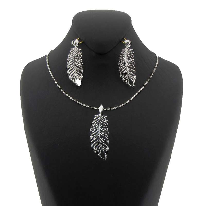 نیم ست نقره زنانه مدل پر اسلیمی نیم ست نقره زنانه مدل پر اسلیمی