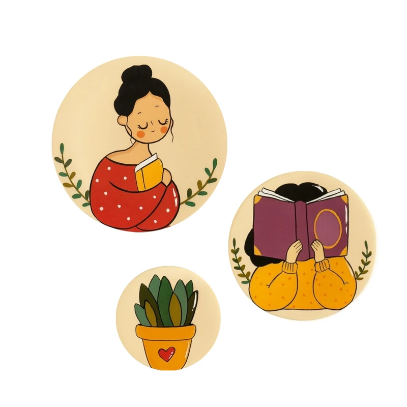 بشقاب دیوارکوب سفالی طرح دختر کتاب‌خوان کد D601 مجموعه سه عددی 