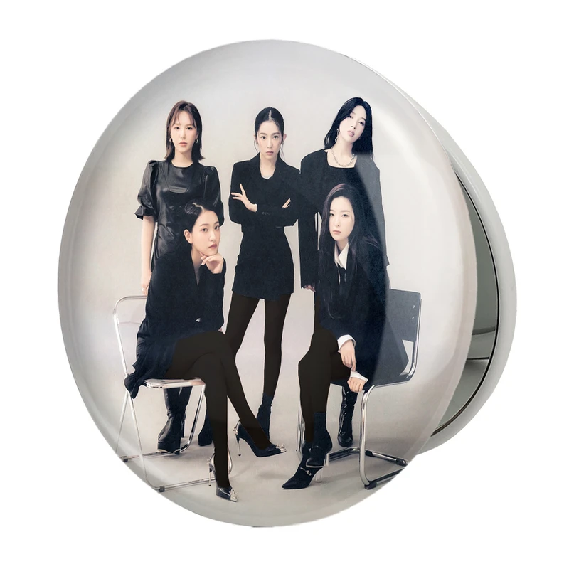 آینه جیبی خندالو طرح گروه رد ولوت Red Velvet مدل تاشو کد 19688 