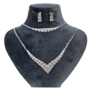 نیم ست طلا 18 عیار زنانه گالری یارطلا مدل تراش ملانیا کد SR162-W