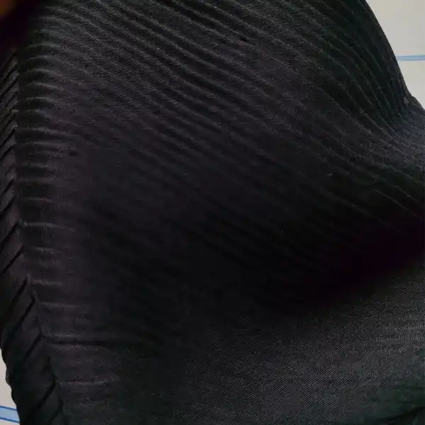 شال زنانه مدل نخی پلیسه ساده کد shalpelise