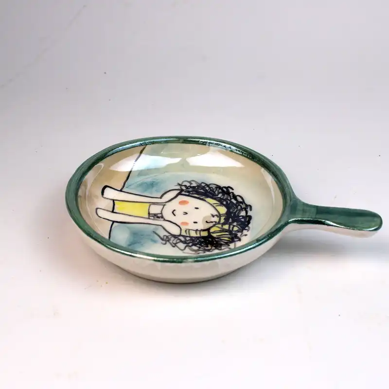 ظرف سرامیکی مدل دسته دار طرح فرفری