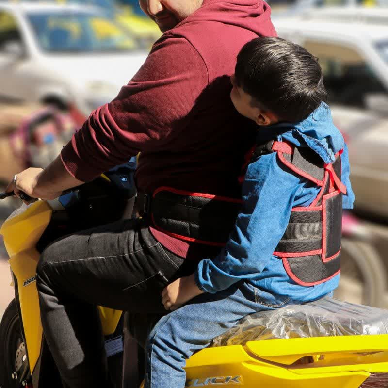 محافظ کمربند ایمنی کودک مدل نی نی بند