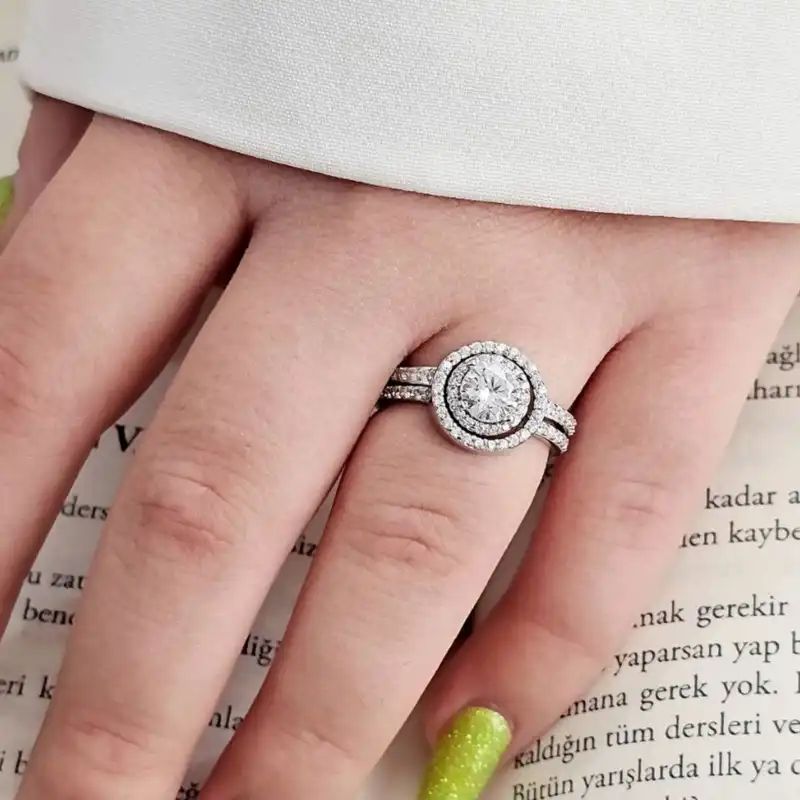 انگشتر نقره زنانه مدل تکاش دو 10