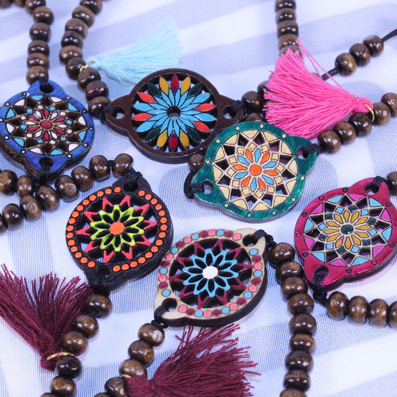 دستبند دخترانه مدل چوبی مهره ای کد 01