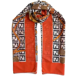 شال زنانه فندی مدل نخی کمربندی