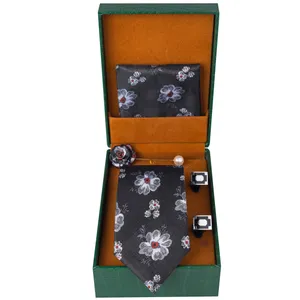 ست کراوات و دستمال جیب و دکمه سردست مردانه جیان فرانکو روسی مدل GF-F880-BK