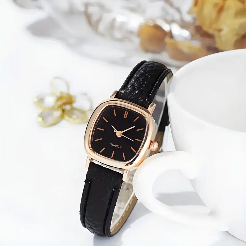 ساعت مچی عقربه ای زنانه مدل کلاسیک بند چرم کد 3