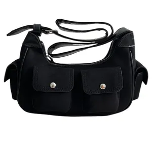 کیف دوشی زنانه مدل جیر طرح جیب دار 