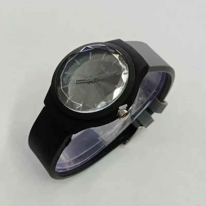 ساعت مچی عقربه ای والار مدل m/t202