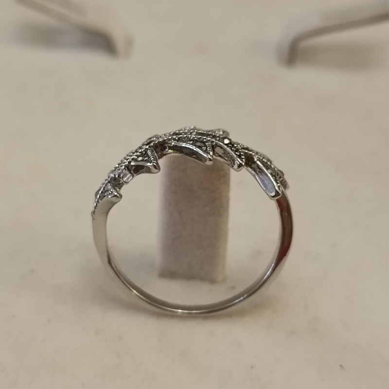 انگشتر زنانه مدل فانتزی نگین دار