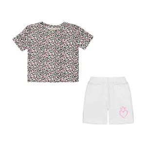 ست تی شرت و شلوارک دخترانه تیتیش مدل 2471226-07