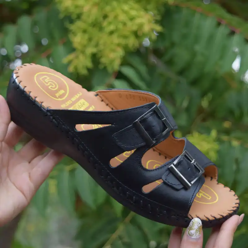 دمپایی زنانه کفش آداک مدل خارپاشنه 8