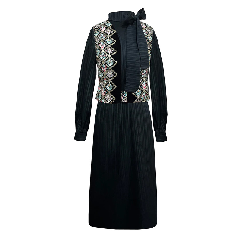 ست پیراهن و رویه زنانه مدل سوزندوزی سنتی