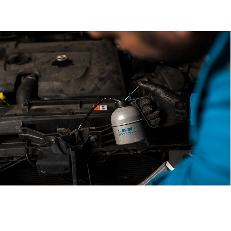 روغن دان یونیور مدل 1375/6 ظرفیت 500 میلی لیتر