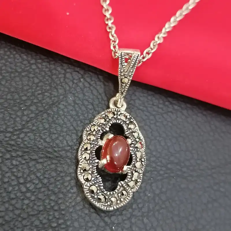 آویز گردنبند نقره زنانه مدل پلاک مارکازیت عقیق یمنی JP2012