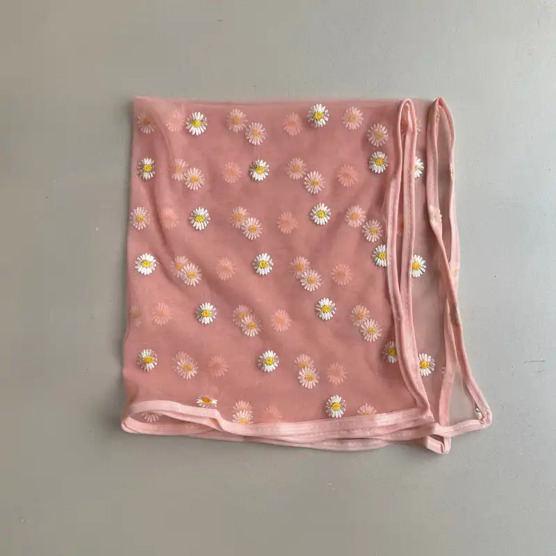 روسری زنانه مدل توری گل بابونه ای کد 60