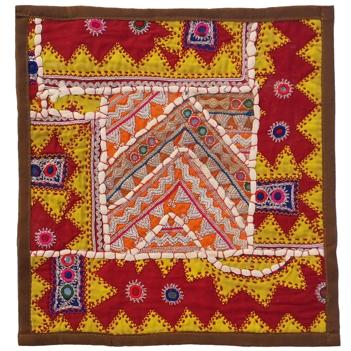 رومیزی سوزن دوزی مدل چهل تیکه عسلی کد KOH28